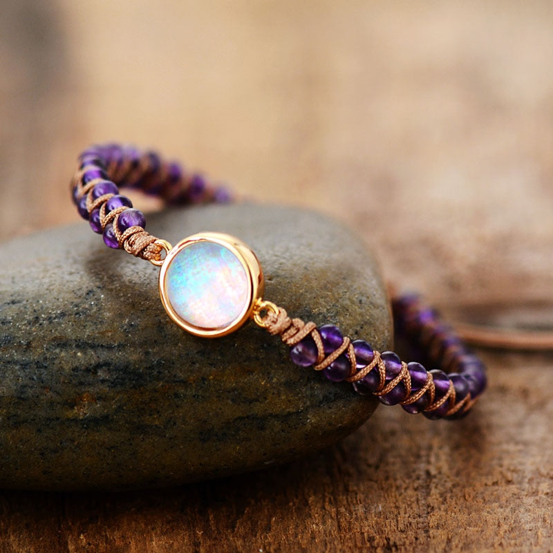 Pulseira da Cura Intensa Ametista, com pedra ametista em design delicado, proporcionando equilíbrio e serenidade Pelicano Azul.