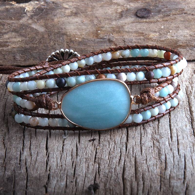 Pulseira Fashion Amazonita com pedra natural azul central e contas em tons suaves, destacando uma beleza serena e elegante - Pelicano Azul.