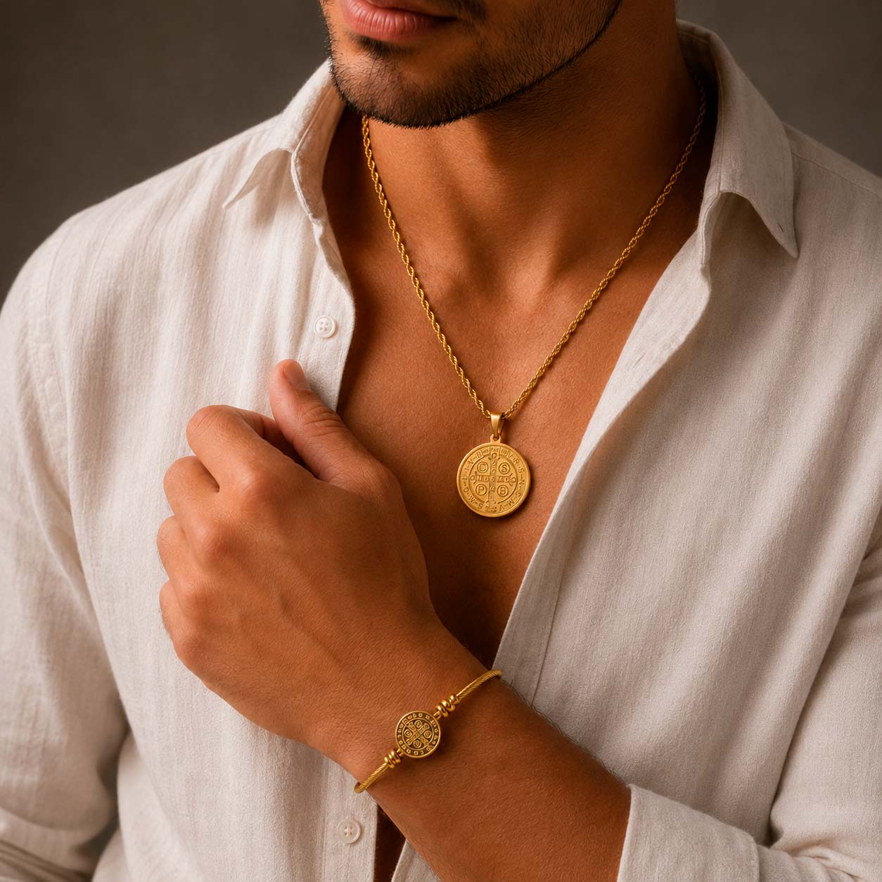 Kit Proteção: Corrente São Bento ou Escapulário + Bracelete de Presente